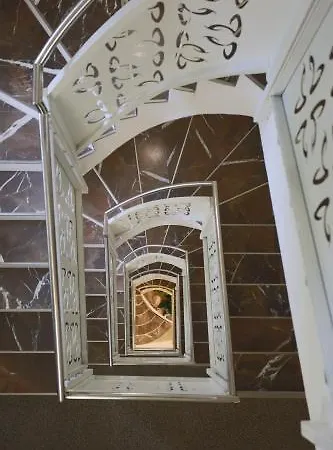 Caribia Pinarella מלון 3*