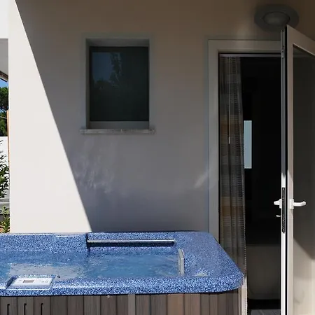 Caribia Pinarella 3* קרביה