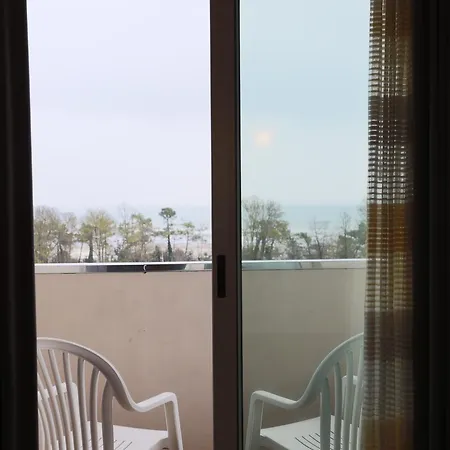 Caribia Pinarella מלון 3*