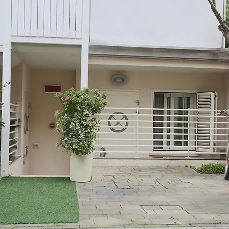 Caribia Pinarella מלון 3*