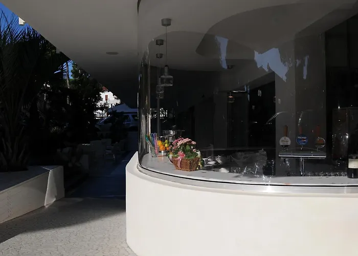 Otel Caribia Pinarella 3*