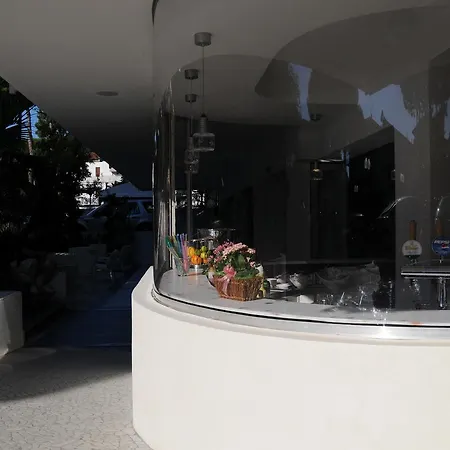 Hotel Caribia Pinarella 3*