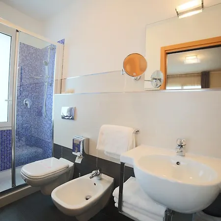 Hotel Caribia Pinarella 3*