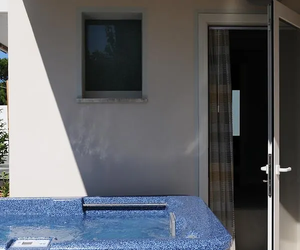 Caribia Pinarella 3* تّشيرفييا