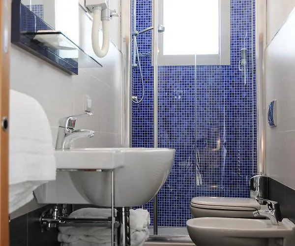 Caribia Pinarella فندق تّشيرفييا