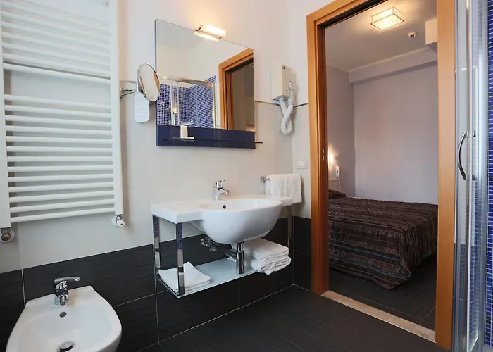 Hotel Caribia Pinarella 3*