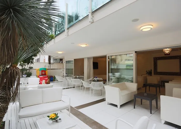 Caribia Pinarella Hotel